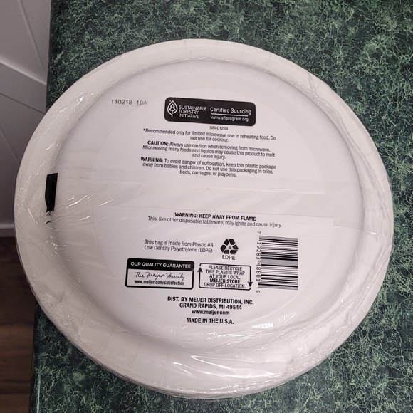 Meijer Ultra Paper Plates - Red, Green, and Gray Dots - Picture 4 of 5